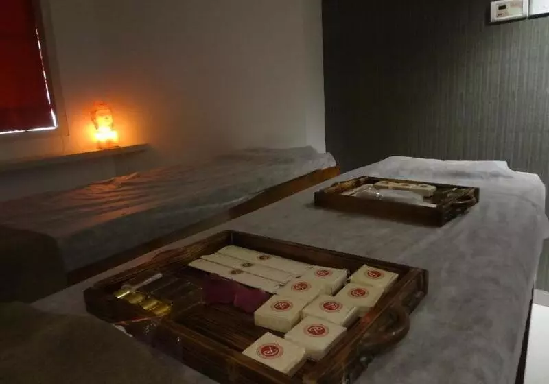 Fotos del hotel Ramee Guestline Hotel Juhu:  6