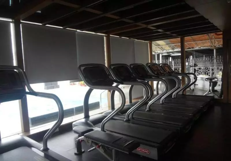 Fotos del hotel Ramee Guestline Hotel Juhu:  14