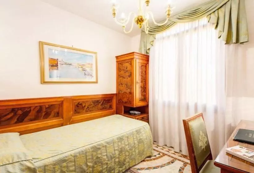 Antica Casa Carettoni