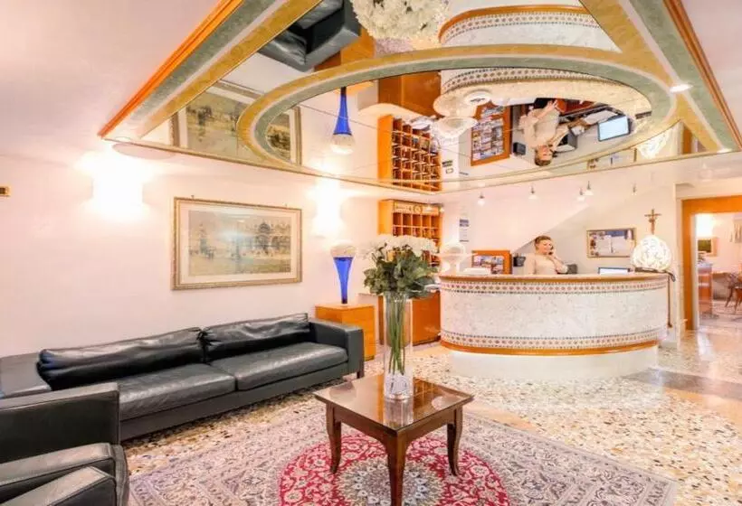 Fotos del hotel Antica Casa Carettoni:  2