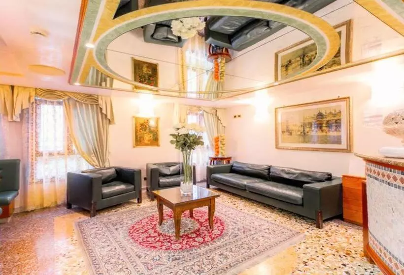 Fotos del hotel Antica Casa Carettoni:  8