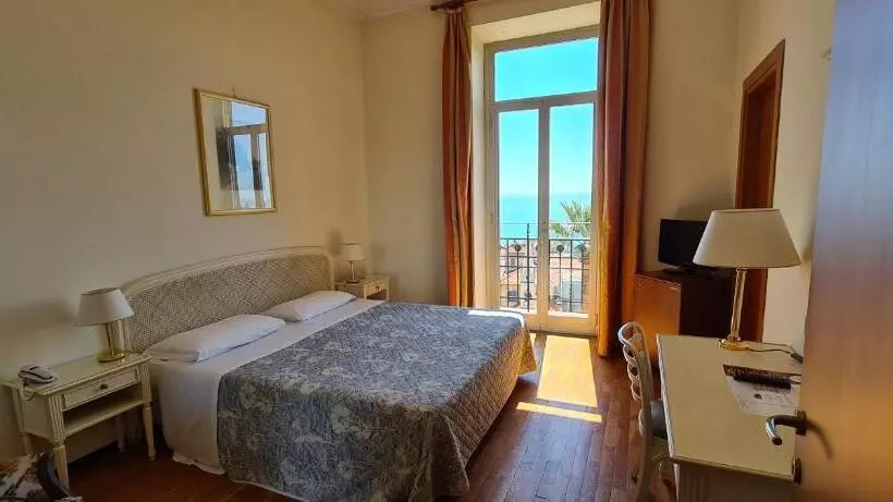 Fotos del hotel Grand Hotel De Londres:  24