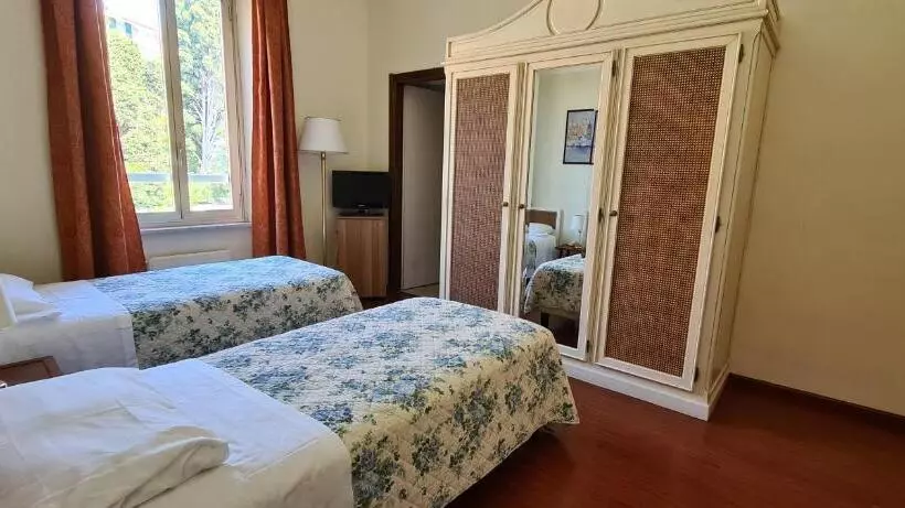 Fotos del hotel Grand Hotel De Londres:  22