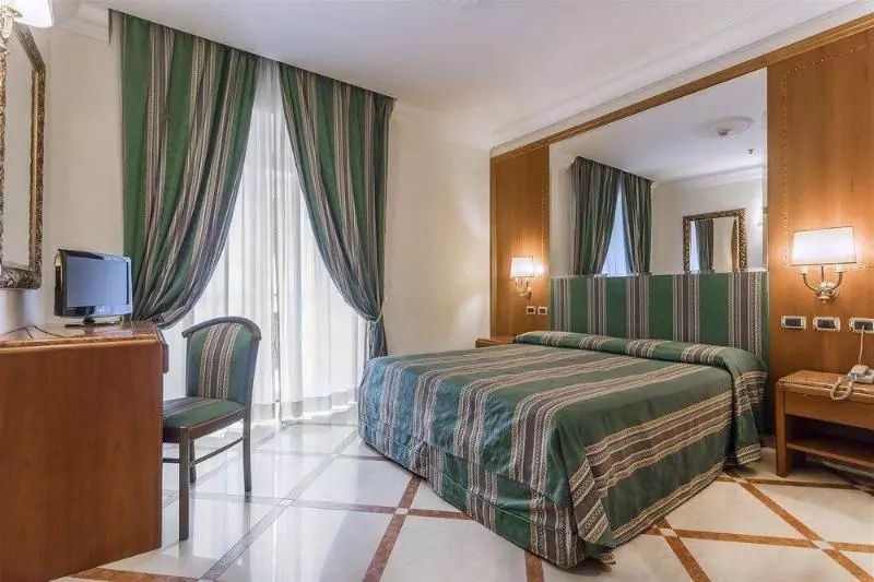 Fotos del hotel Raeli  Regio:  13