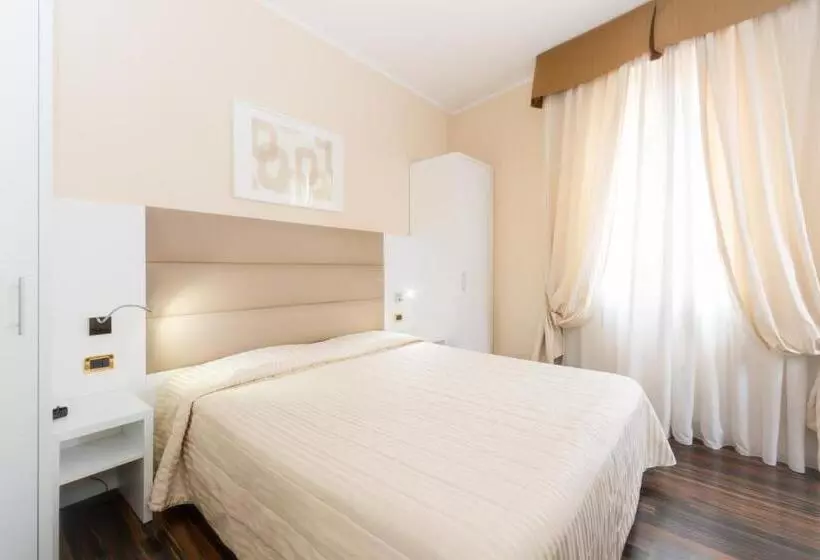 Fotos del hotel University:  11