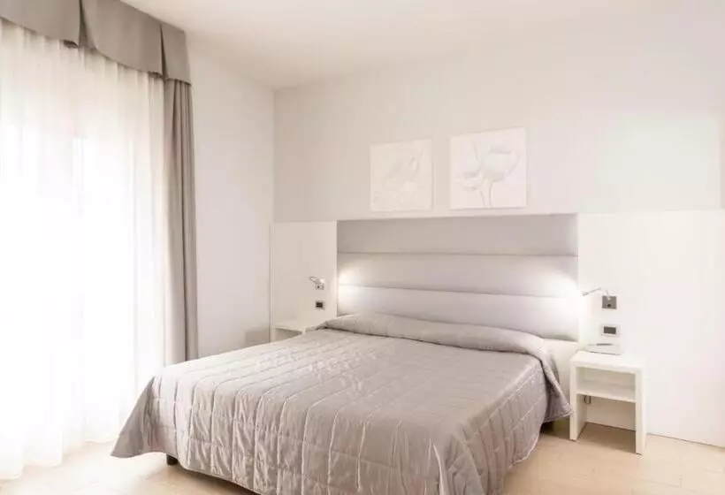 Fotos del hotel University:  18