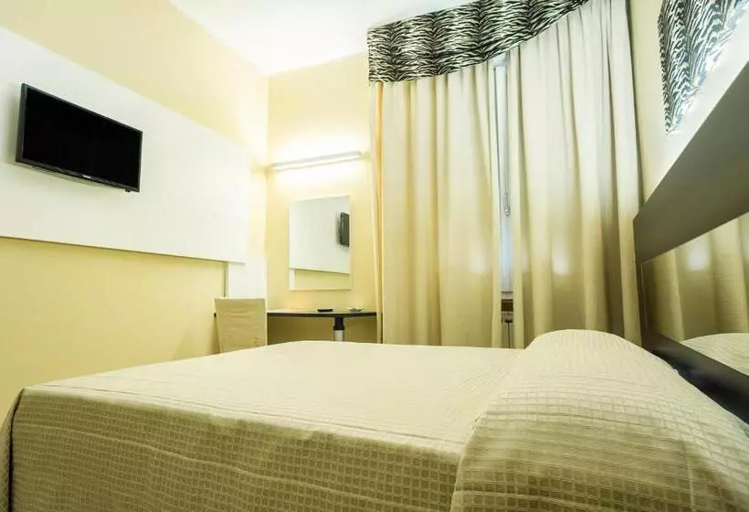 Fotos del hotel University:  7