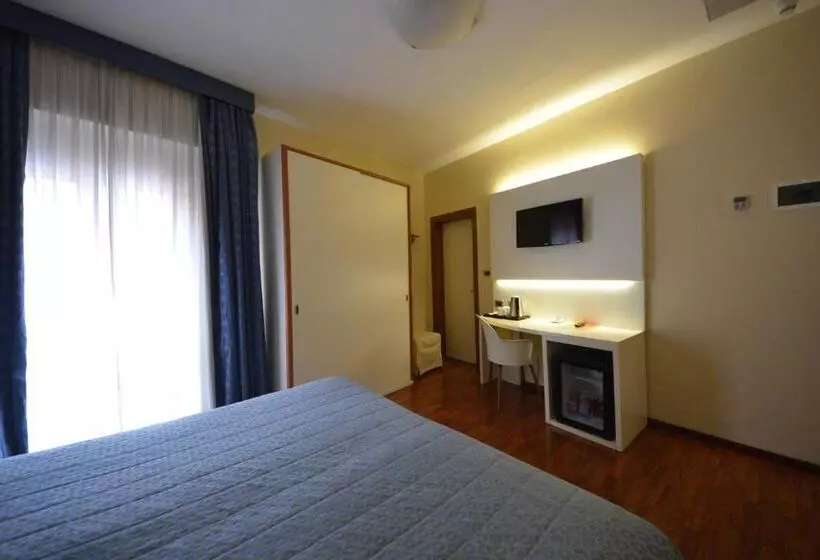 Fotos del hotel University:  4