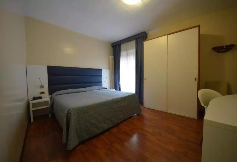 Fotos del hotel University:  5