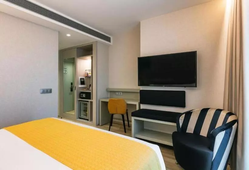 Fotos del hotel Catalonia Porto:  3