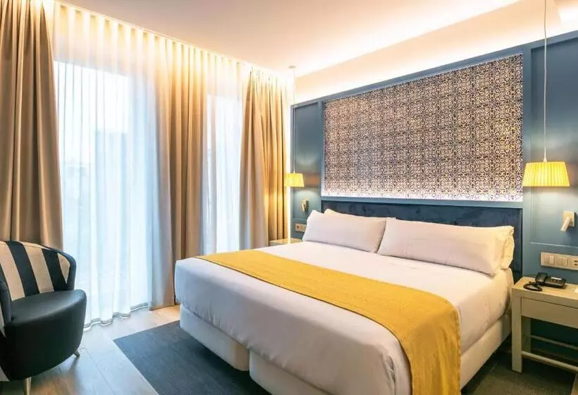 Fotos del hotel Catalonia Porto:  8