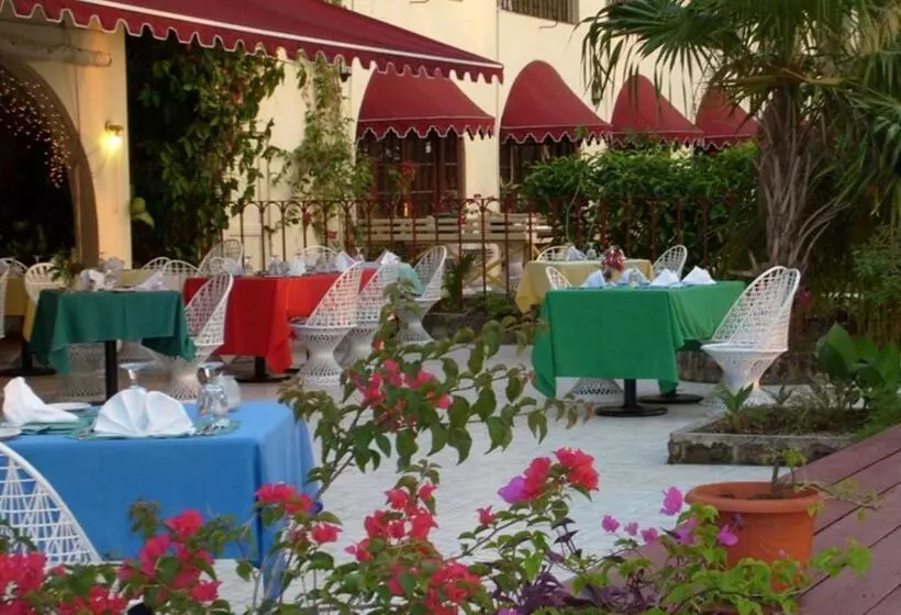 Fotos del hotel Charela Inn:  18