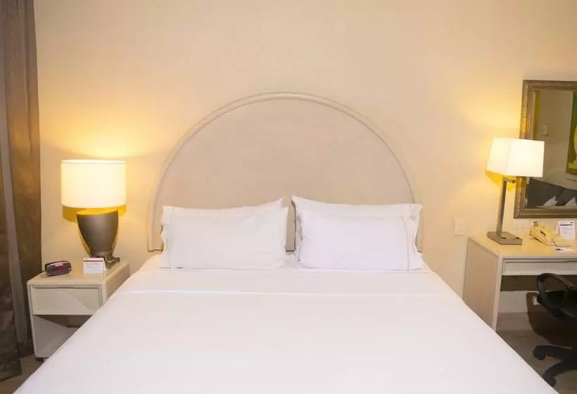 Fotos del hotel Holiday Inn Express Monterrey Galeriassan Jeronimo, An Ihg:  11