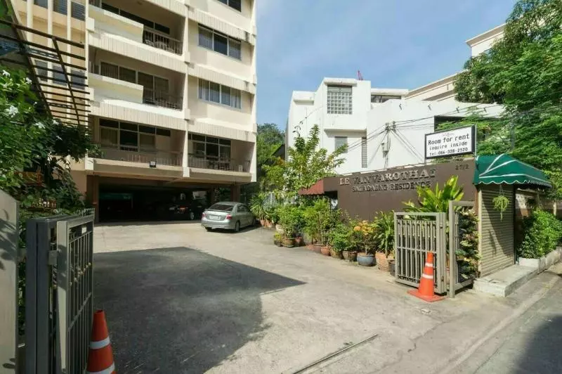 Fotos del hotel Le Vanvarothai Saladaeng Residence:  2
