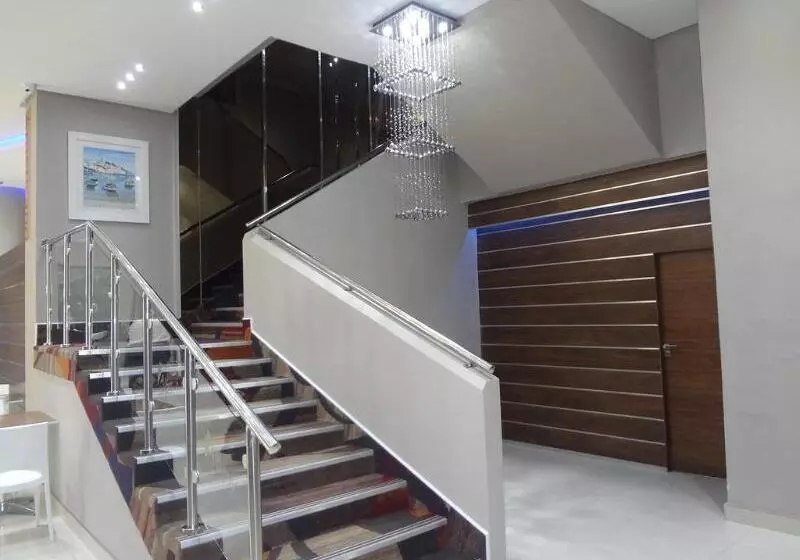 Fotos del hotel Albany Hotel:  7