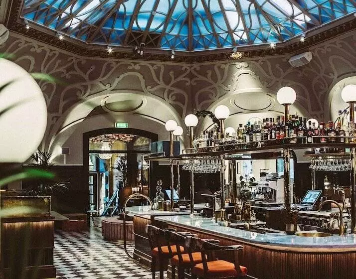 Fotos del hotel The Vault , Worlds Crafted:  3