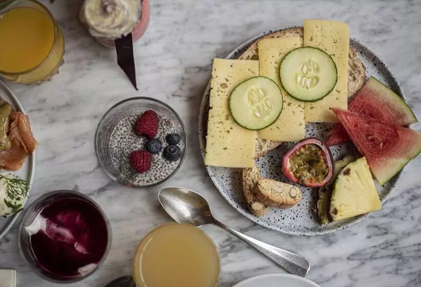 Fotos del hotel The Vault , Worlds Crafted:  14