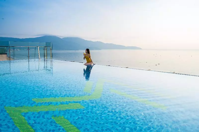 Fotos del hotel Maximilan Danang Beach:  2