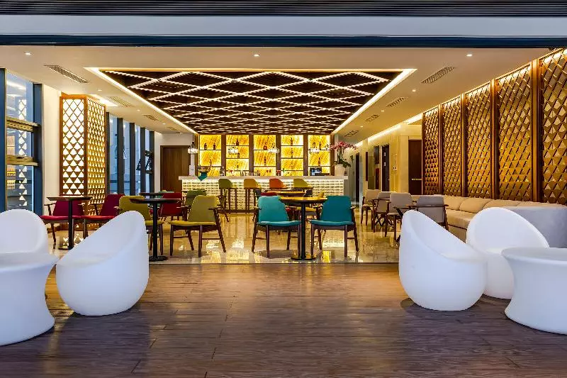 Fotos del hotel Maximilan Danang Beach:  16
