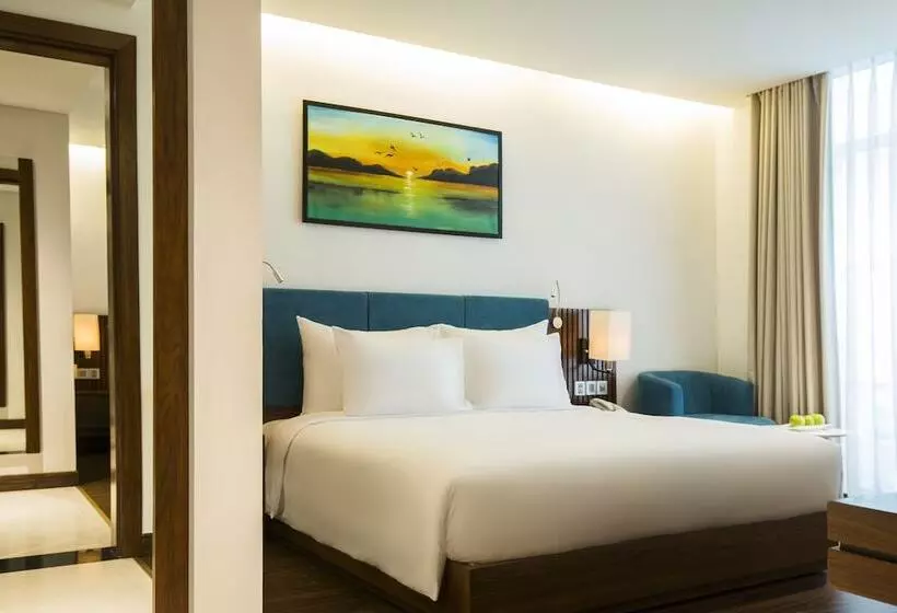 Fotos del hotel Maximilan Danang Beach:  18