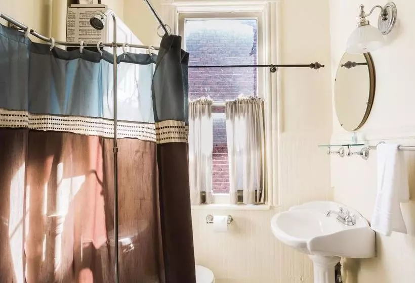 Fotos del hotel Found Places Capitol Hill Bed And Breakfast:  3