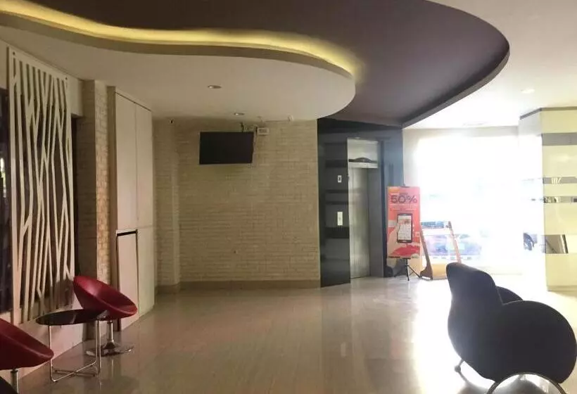 Fotos del hotel Reddoorz Plus @ The Alden:  18
