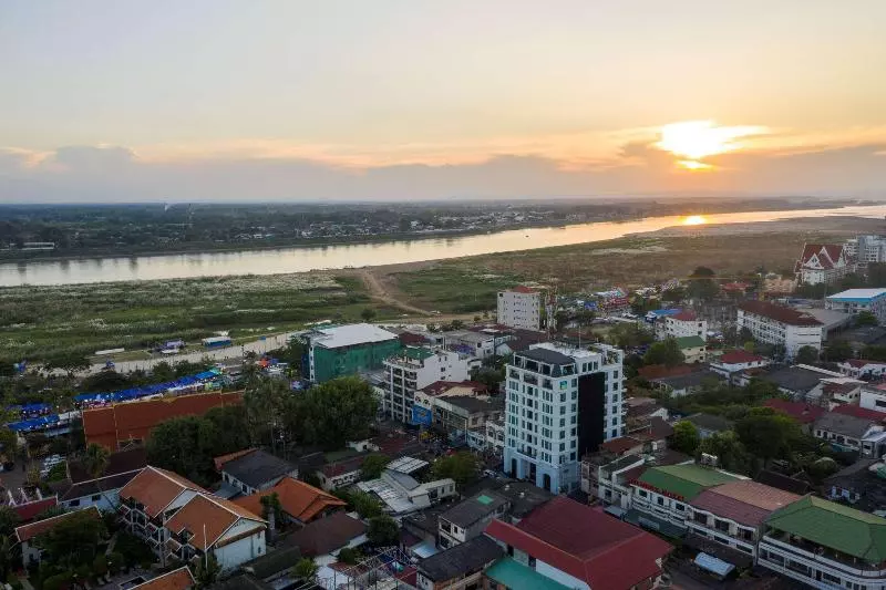 Fotos del hotel Surestay Hotel By Best Western Vientiane:  11