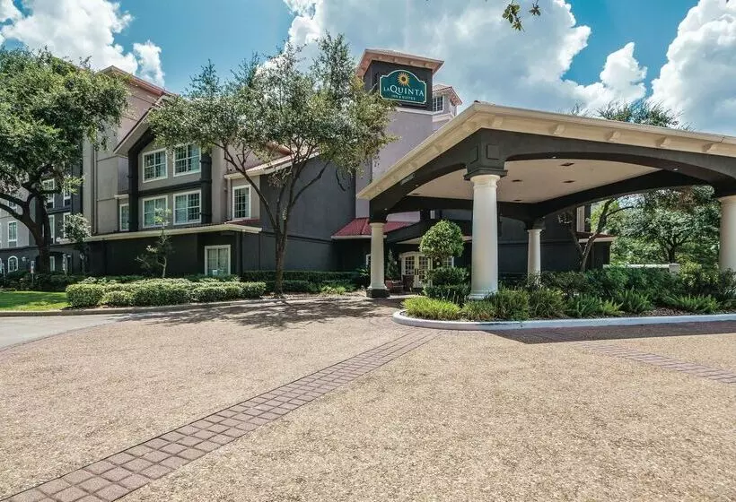 La Quinta By Wyndham Houston Bush Iah South