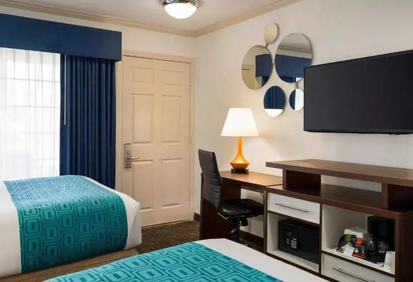 Howard Johnson By Wyndham San Diego State University Area