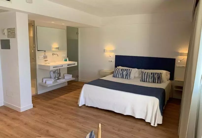 Fotos del hotel Blau Punta Reina Junior Suites:  11