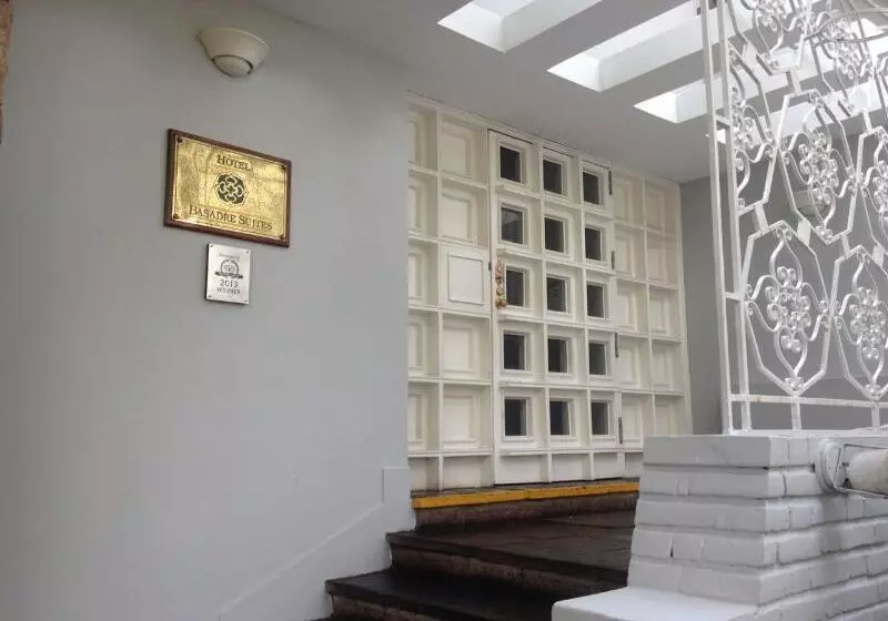 Fotos del hotel Basadre Suites:  2