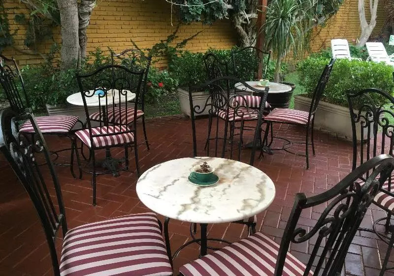 Fotos del hotel Basadre Suites:  4