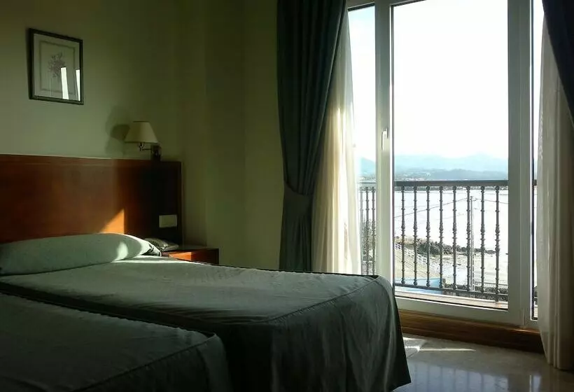 Fotos del hotel Bahía Bayona:  24