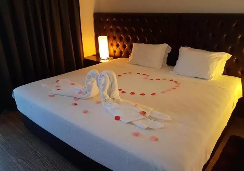 Fotos del hotel Dos Zimbros:  18