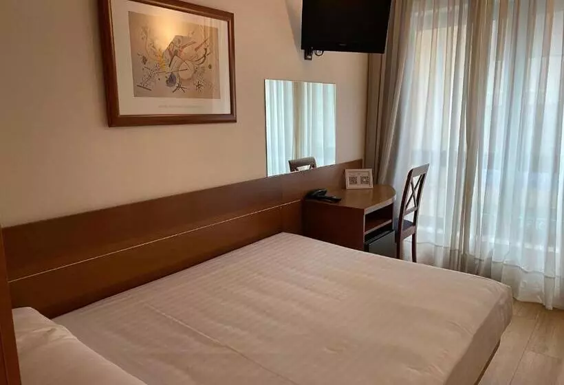 Fotos del hotel Duerming Longoria Plaza:  19