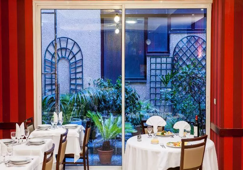 Fotos del hotel Hôtel Saint Sauveur:  4