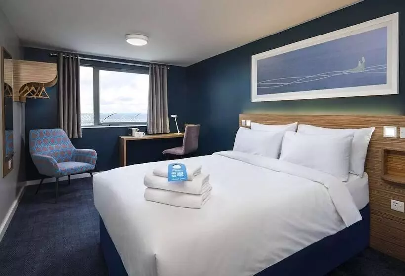 Fotos del hotel Travelodge Bath Waterside:  11