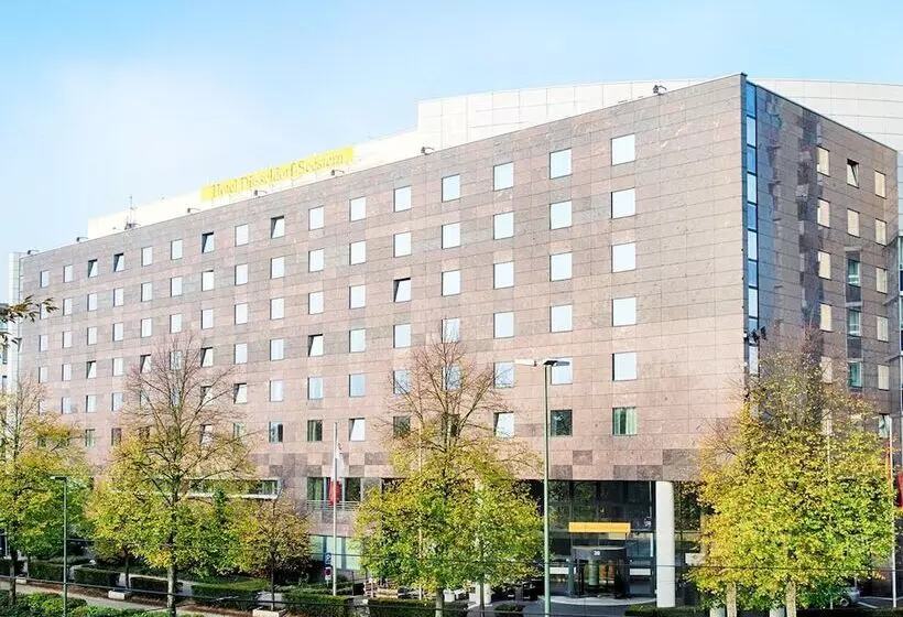 Voco Dusseldorf Seestern, An Ihg