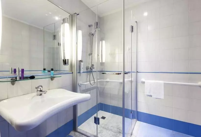 Fotos del hotel Ibis Styles Napoli Garibaldi:  22