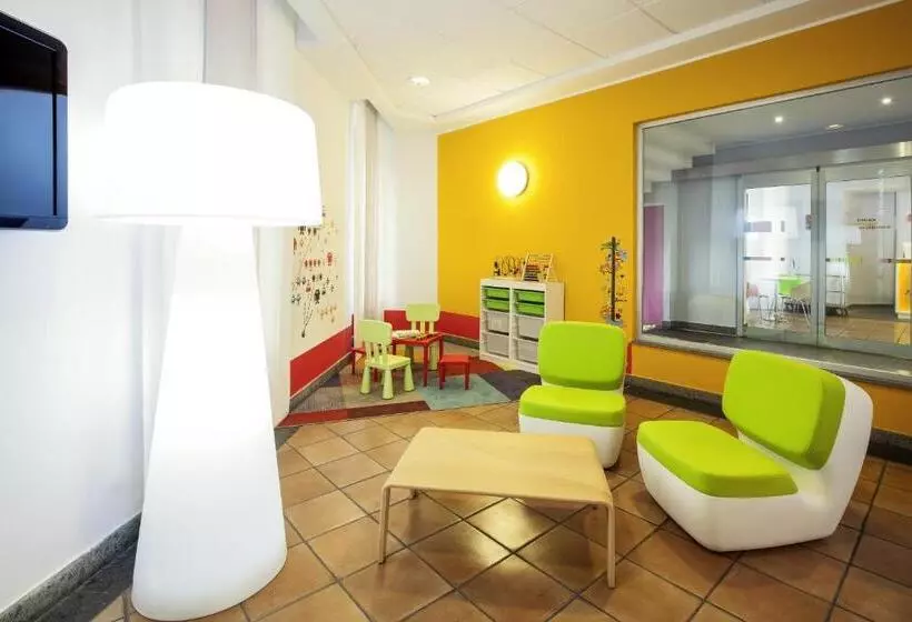 Fotos del hotel Ibis Styles Napoli Garibaldi:  10