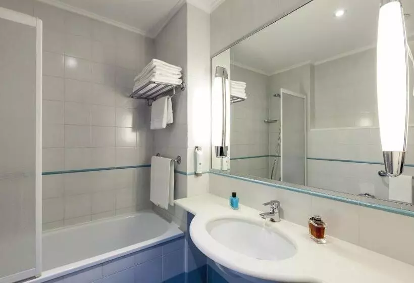 Fotos del hotel Ibis Styles Napoli Garibaldi:  17