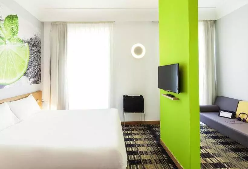 Ibis Styles Napoli Garibaldi