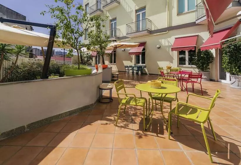 Fotos del hotel Ibis Styles Napoli Garibaldi:  5