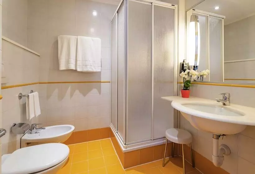 Fotos del hotel Ibis Styles Napoli Garibaldi:  6