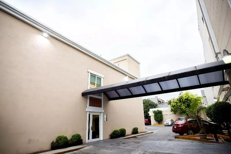 Fotos del hotel Plaza Calzada:  6