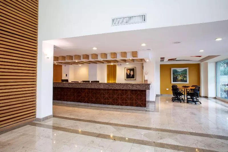 Fotos del hotel Plaza Calzada:  9