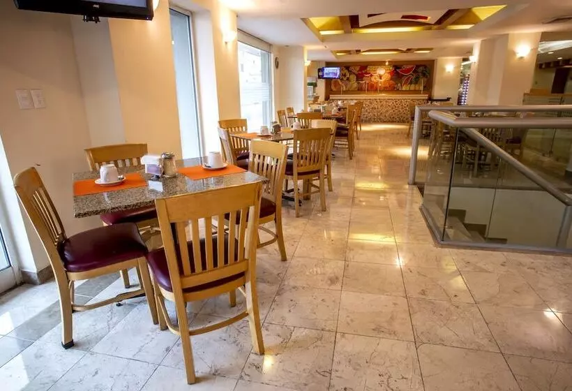 Fotos del hotel Plaza Calzada:  5