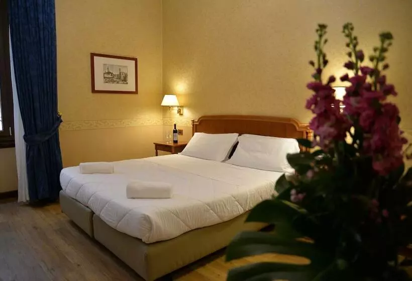 Fotos del hotel Strozzi Palace:  11