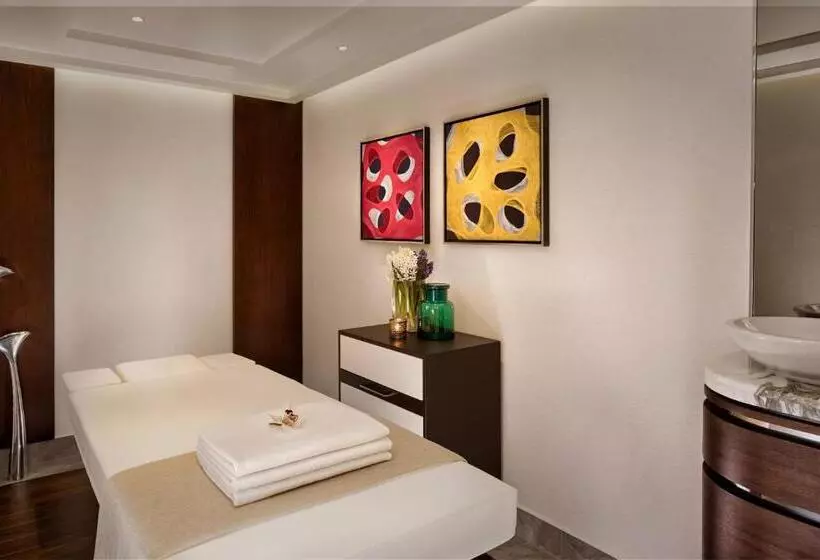 The Ritzcarlton, Budapest