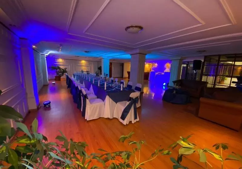 Fotos del hotel Stanford Suites:  2